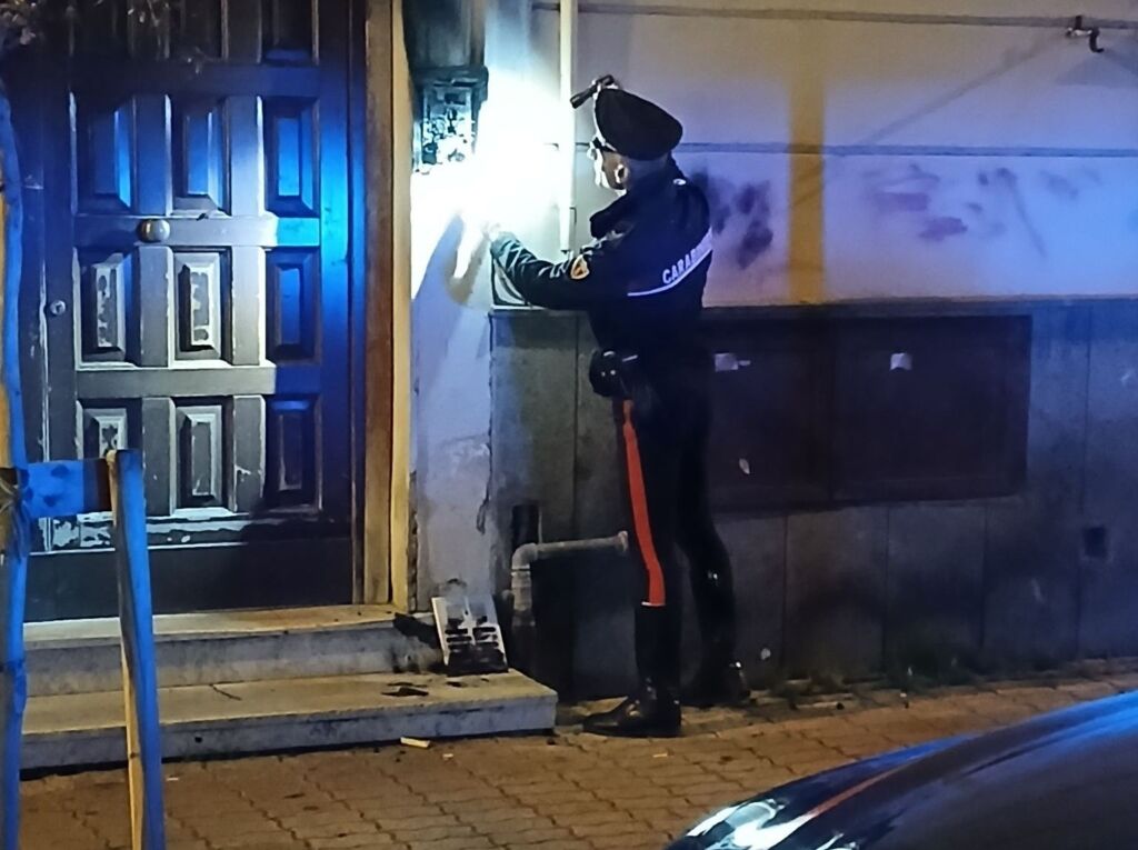 Brucia il citofono dell'ex, arrestato dai Carabinieri grazie al video girato dai vicini