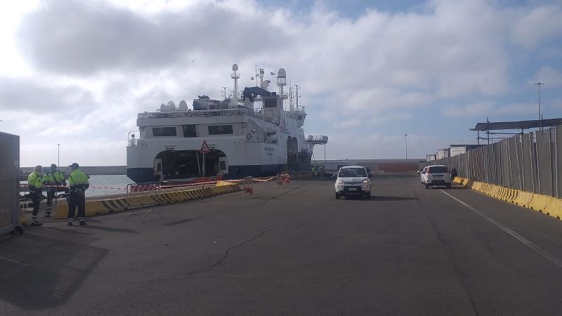 La Geo Barents con 191 migranti non sbarcherà più a Civitavecchia