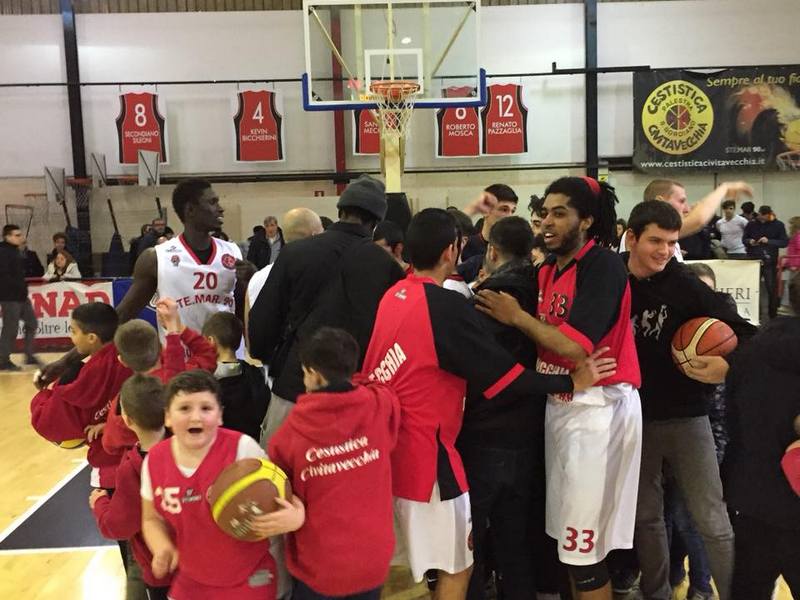 Basket, una Stemar tutto cuore batte la Petriana